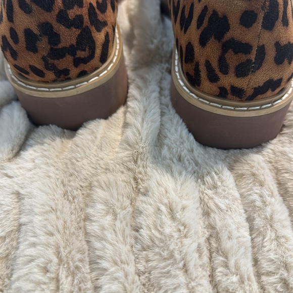 Leopard loafers. NWOT - Picture 6 of 6